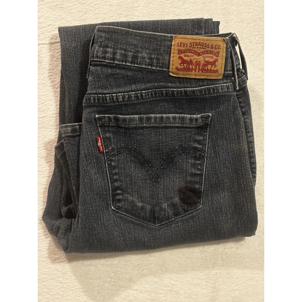Levi's 505 Straight Women's Size 6 Mid Rise Slim Blue‎ Jeans Heavy Distressing